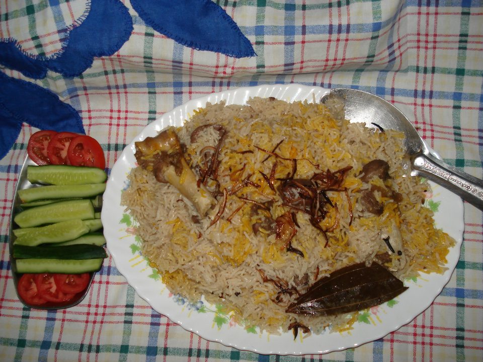 383848_301039043260862_1136435053_n