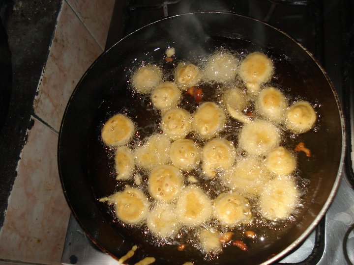 281398_236827249682042_6552048_n